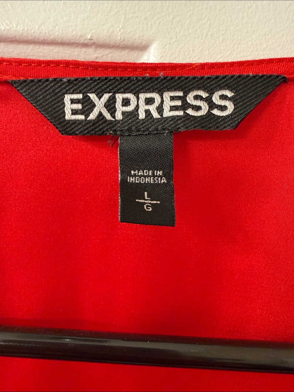 Express Red V-Neck Zip-Front Tunic - Picture 2 of 3